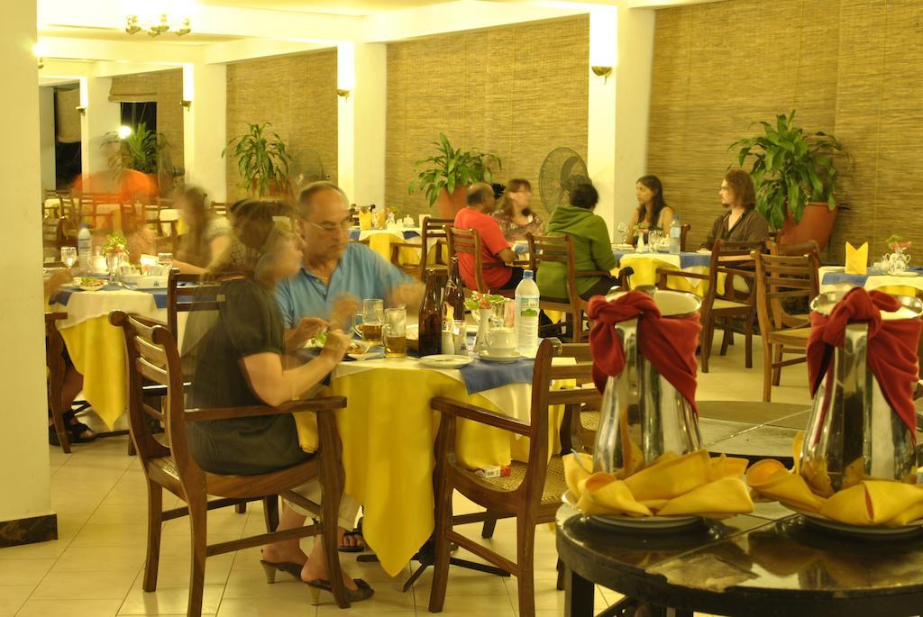 拉特纳洛卡旅游酒店 拉特纳普勒 外观 照片